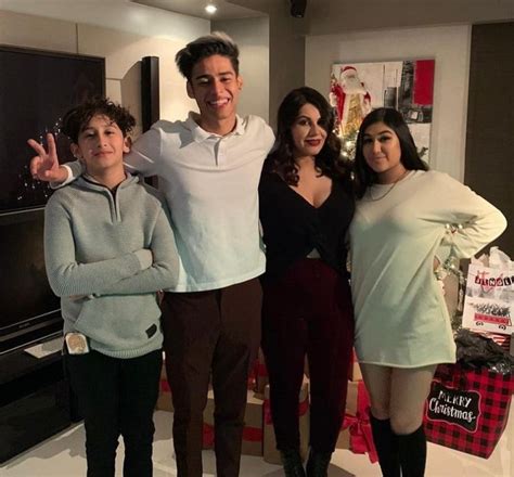 andrew davila siblings|Andrew Davila Bio, Age, Parents, Height, Nationality,。